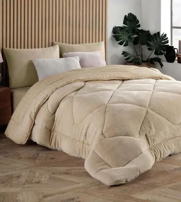 Produktbild von 4-Jahreszeiten Steppbettdecke mit Fleece – Tagesdecke & Kuscheldecke – Leicht, Warm & Atmungsaktiv – In Creme Größe 155x215
