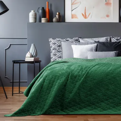 Produktbild von Bettüberwurf Laila - Luxus Tagesdecke mit Wendedesign, Farbe:Bottlegreen / Jadegreen, Größe:260 x 280 cm