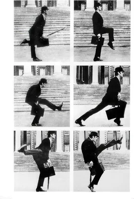 Produktbild von Monty Python Silly Walks Poster + Geschenkverpackung. Verschenkfertig!