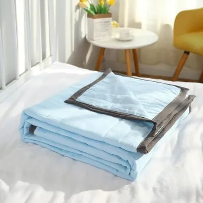 Produktbild von Kühldecke Bett Sommerdecke 170x200cm , Kühldecke zum Schlafen mit Arc-Chill 3.0 Q-Max 0.5 Kühlfasern, 2 in1 Selbstkühlende Decke Leichte Kuscheldecke für Menschen Doppelseitige Verwendung Wohndecke
