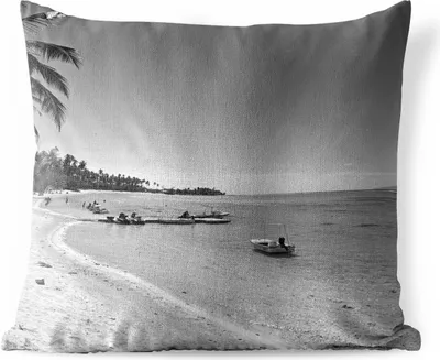 Produktbild von MuchoWow® Outdoor Kissen - Der Strand von Mo'orea in Schwarz und Weiß - 50x50 cm - Wetterfest - Lounge Kissen - Komfortabel - Kissen mit Bild