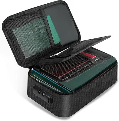 Produktbild von Feuerfeste Dokumententasche, große Archivbox für Papiere, wasserdichte Tasche mit Schloss, Dokumenten- und Bargeldsicherheit für A5-Dokumente, schwarze Metallbox (23 x 12 x 10 cm)