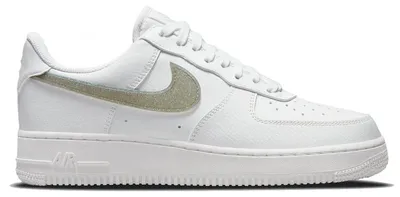 Imagen del producto de Nike Air Force 1 Low, color blanco, detalles dorados con brillo, modelo para mujer - Talla EU 38