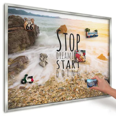 Produktbild von Magnettafel 100x70 cm in einem silbernen Rahmen - Magnetische Metalltafel, Magnetpinnwand zur Wandmontage für Wohnzimmer, Küche, Flur, Kinderzimmer und Büro - Küstenthema