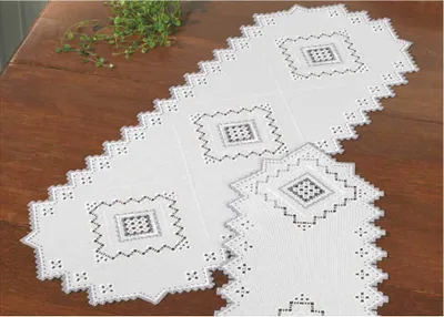 Produktbild von Permin Hardanger Tischläufer Stickpackung "Hardanger grau", Zählmuster, 39x105cm, 75-7828