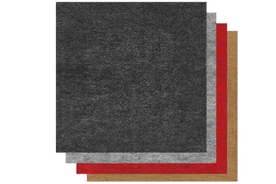 Selbstklebende Filzfliese Anthrazit. Farbmuster in Grau, Rot und Beige.