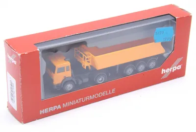 Produktbild von Herpa 309356 Iveco Magirus Baukipper-Sattelzug, kommunalorange 1:87 in
