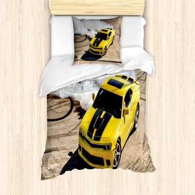 Produktbild von ABAKUHAUS Männlich Mantele, Racer Speedy Sports Car, Milbensicher Allergiker geeignet mit Kissenbezügen, 135 cm x 200 cm - 80 x 80 cm, Gelb Warm Taupe