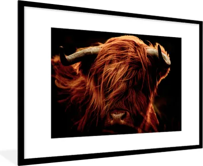Produktbild von MuchoWow® Gerahmtes Poster Schottischer Highlander - Kuh - Hörner - Porträt - Tiere 90x60 cm - Poster mit Schwarzem Bilderrahmen Wandposter Rahmen Foto Bilder - Wanddekoration - Fotos