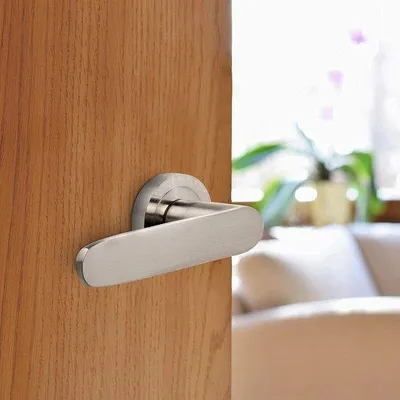 Obrázek produktu pro Sada dveřních klicek Famanu – moderní design s matným niklem