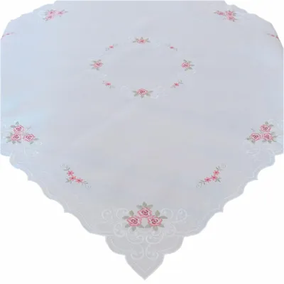 Produktbild von Tischwäsche mit Stickerei Rosen Blüten mit Bogenrand 110 x 110 cm