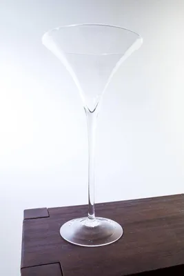 Produktbild von INNA-Glas XXL Cocktailglas - Martiniglas Sacha, klar, 50cm, Ø 25cm - Hochzeitsvase - Hochzeitsdeko