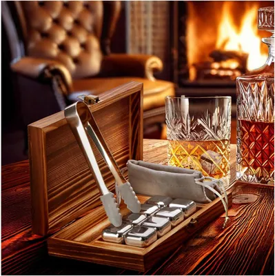 Produktbild von Geschenkset Whiskey-Steine – 8 Eiswürfel aus Edelstahl (2,7 cm)