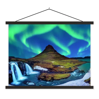 Produktbild von MuchoWow® Textilposter Nordlicht - Sternenhimmel - Island - Berg - Grün - Wasserfall - See 60x45 cm mit schwarzem Rahmen - Poster Schlafzimmer