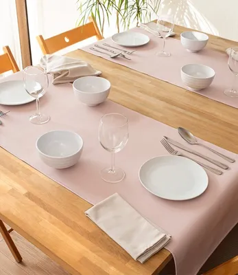 Produktbild von Monaco Cloud Rose Tischläufer  in Lederoptik | Tafelläufer Rosa 140x45cm