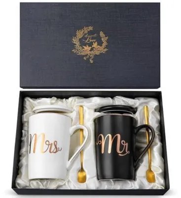 Immagine prodotto di Set di tazze da caffè "Mr. & Mrs." da 14 oz, in Vetroceramica, colore nero e bianco, set da 2 pezzi con coperchio e cucchiaino