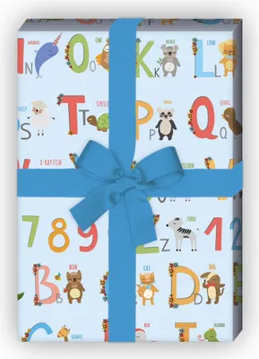 Produktbild von Niedliches Kinder Geschenkpapier mit englischem Alphabet auf blau - G7668, 32 x 48cm