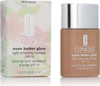 Image de Clinique Even Better Glow Fond de teint réflecteur de lumière SPF15 30ml