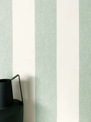 Produktbild von NEWROOM Tapete Grün Vliestapete Streifen - Streifentapete Modern Weiß  Linien  Streifen Landhaus Linien