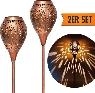 Produktbild von 2 Stück LED Solarleuchten aus Metall in Kupfer-Vintage Optik, ca. 75 cm hoch, Gartenfackel mit warm-weißer Beleuchtung