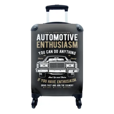 Produktbild von MuchoWow® Koffer Handgepäck Trolley Rollkoffer Kleine Reisekoffer mit 4 Rollen - Mancave - Auto - Vintage - Schwarz - Cabin Size < 55x40x23 cm & 55x40x20 cm - Fotokoffer - Kabinenkoffer - Boardgepäck - Reise-Box - Reisekoffer - Reisegepäck - Koffer mit Bild - Trolley für Kinder