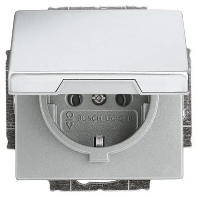 Produktbild von Busch-Jaeger Steckdose mit Klappdeckel, Pur, Edelstahl, 1 Stk.