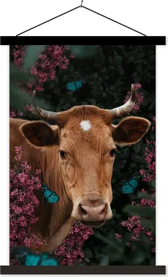 Produktbild von MuchoWow® Textilposter Kuh - Blumen - Schmetterlinge - Porträt 60x90 cm mit schwarzem Rahmen - Poster Wohnzimmer