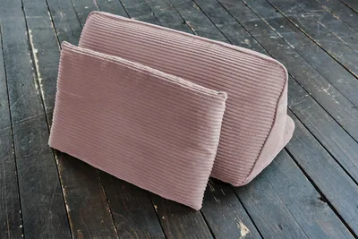 Produktbild von KAWOLA Rückenkissen WIOLO SOFT Cord rosa