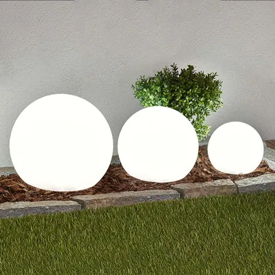 Zdjęcie produktu dla Lampy solarne LED Lindby Lago, zestaw 3, kule, szpikulec, biały
