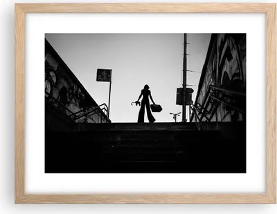 Produktbild von Gerahmtes Poster - Rahmen in heller Eiche - Schatten Fotografie Treppen - 40x30 cm - Wand Bild - Wanddeko - Wandbilder - Kunstposter - Wandposter - Bilderrahmen - Bilder - Kunstdruck - P2NAA40x30-4365