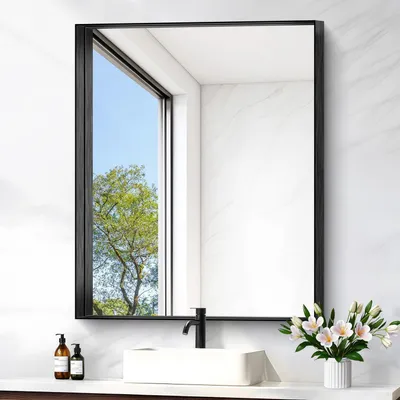 Immagine prodotto di Specchio da parete, 75x90 cm, cornice nera. Ideale per bagno, camera da letto o soggiorno. Montaggio orizzontale o verticale. Realizzato in lega di alluminio con vetro temperato