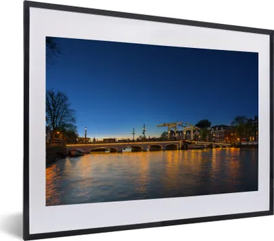 Produktbild von MuchoWow® MuchoWow® Gerahmtes Poster Amsterdam - Brücke - Wasser 40x30 cm - Poster mit zchwarzem Bilderrahmen - Bilderrahmen - Poster im Rahmen