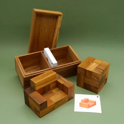Produktbild von Soma Würfel - edles, variantenreiches Puzzle mit 50 Karten