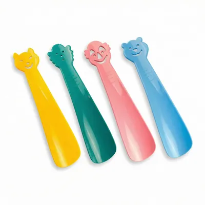 Produktbild von 4 Stück Kinder Schuhlöffel Set stabiler Kunststoff Schuhanzieher in Gelb Grün Rosa Blau Schuhanziehhilfe klein für Tasche auf Reisen Zuhause