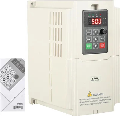 Obrázek produktu pro frekvenční měnič VFD 5,5 kW jednofázový vstup 220 V - třífázový výstup, řízení motoru, regulátor otáček pro průmyslové aplikace