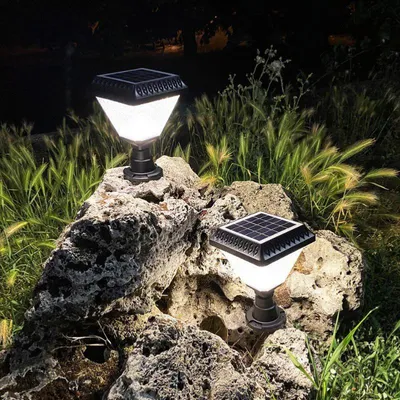 Image de Lanterne Extérieure Solaire Crépusculaire IP65 2W - Blanc Chaud 2300K - 3500K