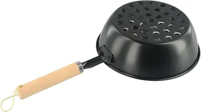 Zdjęcie produktu dla Grill kamienny do gotowania na świeżym powietrzu, charakteryzujący się stabilną konstrukcją, wentylowaną podstawą i odpornym na wysoką temperaturę uchwytem