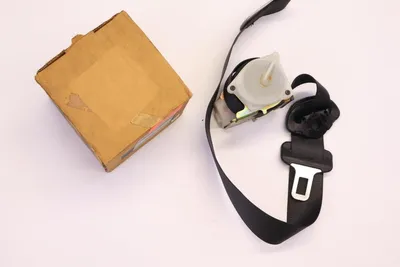 Image de Ceinture de sécurité avant droite pour Opel Corsa-B 3 portes, référence 90481278