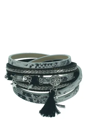 Produktbild von Wickelarmband aus Leder mit Magnetverschluss mit Strass-Anhänger Quaste Herz Stern 1,5x39cm Farbe - schwarz