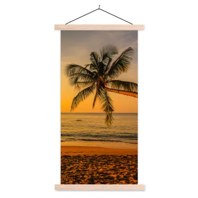 Produktbild von MuchoWow® Textilposter Palme - Strand - Sonnenuntergang - Meer 40x80 cm mit holzfarbenen Rahmen - Wohnzimmer