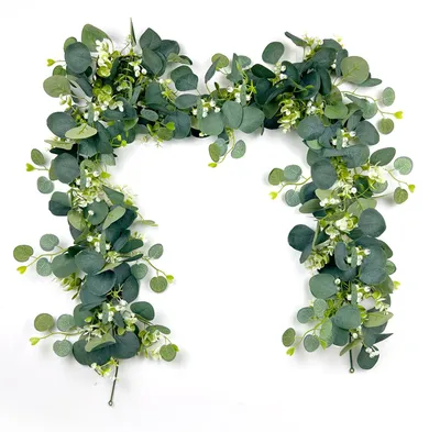 Produktbild von Set mit 2 künstlichen Eukalyptuskränzen, dekorativen künstlichen Eukalyptuszweigen, künstlichen Hängepflanzen für Blumenkränze, Hochzeiten und DIY-Blumenarrangements.