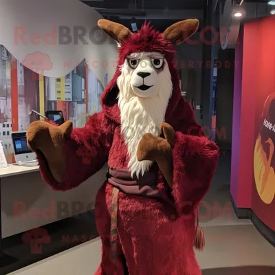 Produktbild von Kastanienbrauner REDBROKOLY Lama Maskottchen Kostüm charakter bekleidet mit einem Strampler und Wickeltüchern