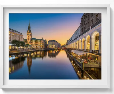 Produktbild von Hamburger Rathaus Deutschland– Wandbild mit Rahmen – Gerahmtes Bild  – Wanddekoration – 80x60 cm –  Weiß Rahmen