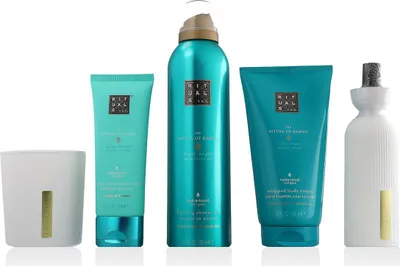 Produktbild von Duftkerze 140 g / Körpercreme 150 ml / Schaumduschgel 200 ml / Handlotion 70 ml / Mini-Duftstäbchen 70 ml – Rituals Karma Geschenkset