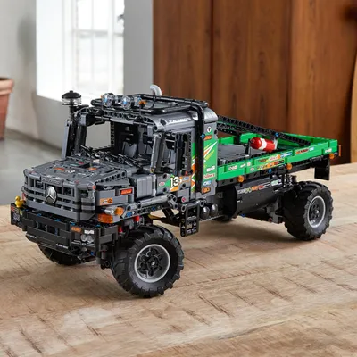Produktbild von LEGO 42129 Technic 4x4 Mercedes-Benz Zetros Offroad-Truck, Ferngesteuertes Auto
