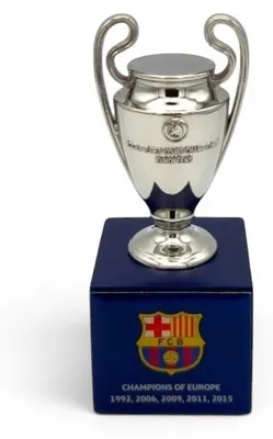 Produktbild von UEFA Champions League Pokal Holzsockel FC Barcelona 70 mm