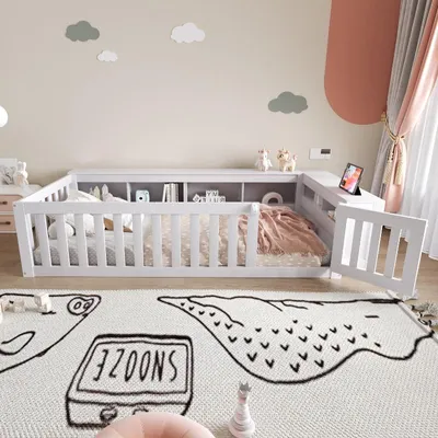 Obrázok produktu pre Detská postel 90x200 cm z masívneho dreva s úložnými zásuvkami, bezpečnostnou zábranou a dvierkami, podlahová posteľ s roštom v bielej farbe, vhodná do detskej izby