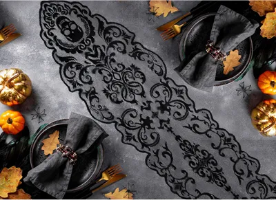 Immagine prodotto di Decorazione da tavola di Halloween Motivo teschio in pizzo nero Inquietante nobile runner da tavola festivo Decorazione a lume di candela Decorazione artistica, Colore: Nero