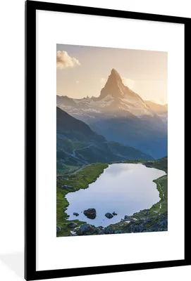 Produktbild von MuchoWow® Gerahmtes Poster Matterhorn und Stellisee bei Sonnenuntergang im Wallis in der Schweiz 60x90 cm - Poster mit Schwarzem Bilderrahmen Wandposter Rahmen Foto Bilder - Dekoration - Wandposter Wohnzimmer - Hochwertig