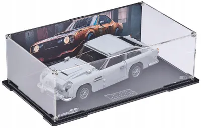 Produktbild von Blacked Brick Vitrine mit bedruckter Rückwand für LEGO® Creator Expert 10262 – Aston Martin DB5